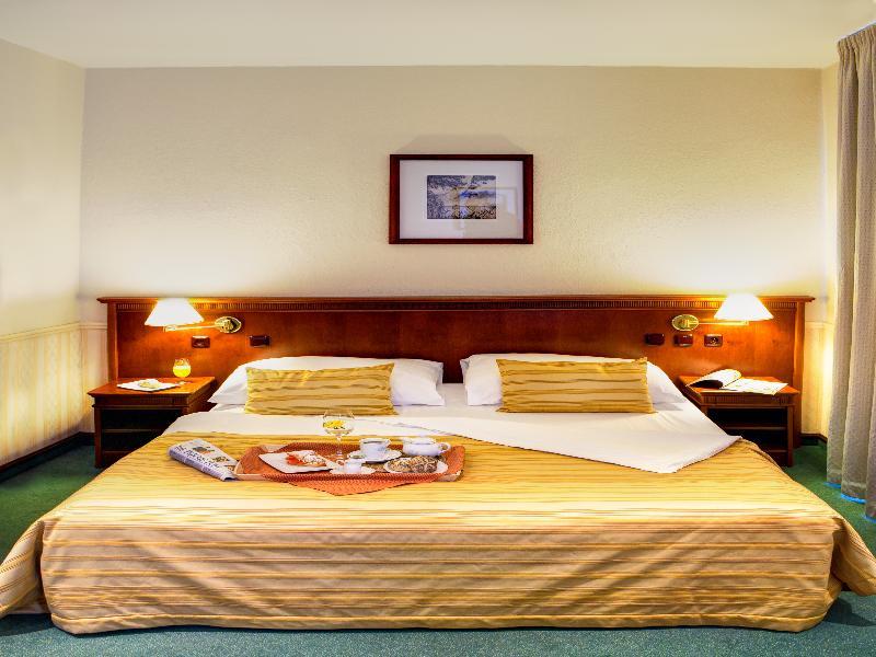 Adria Hotel 4*